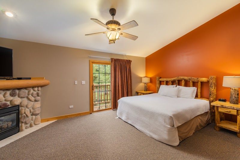 Grand Bear Resort at Starved Rock - photo 3