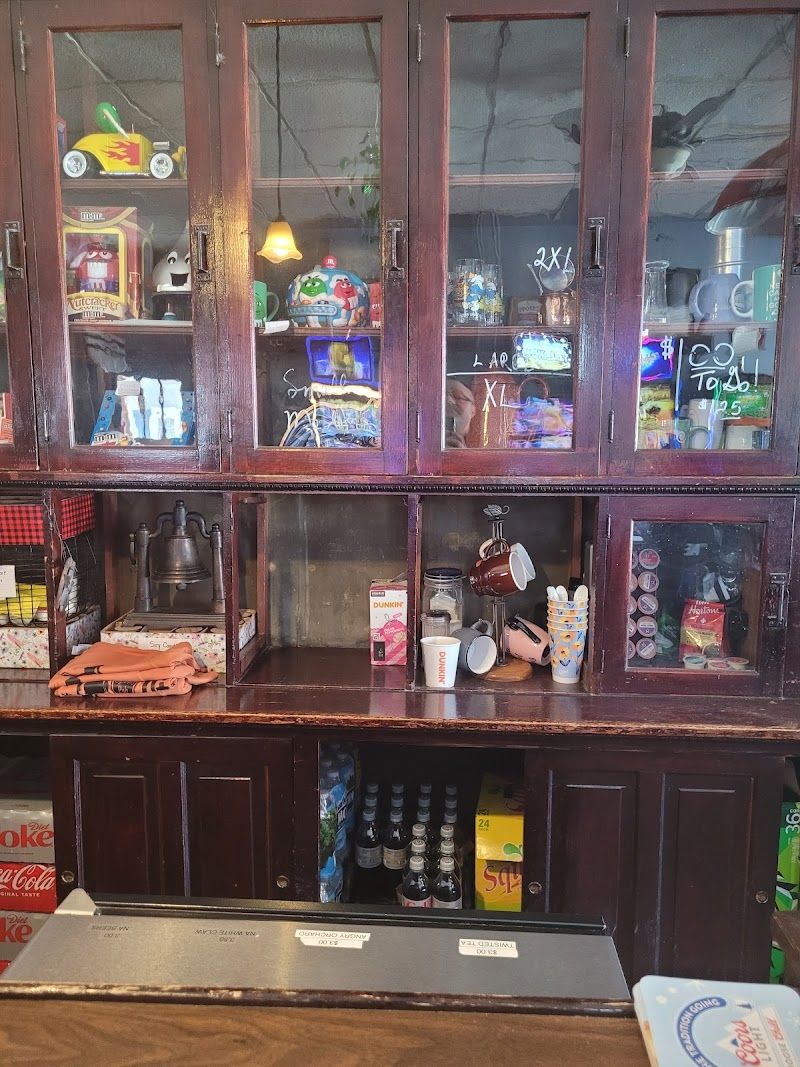 Lizzie's Lounge - photo 6