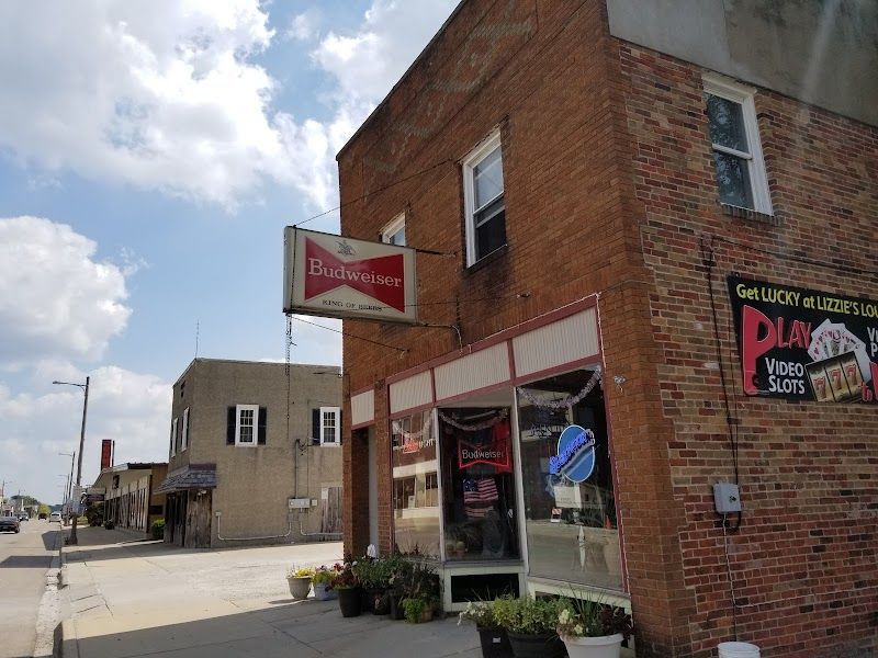 Lizzie's Lounge - photo 4