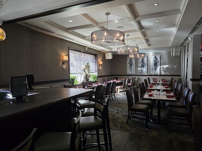 Uptown Grill - photo 4