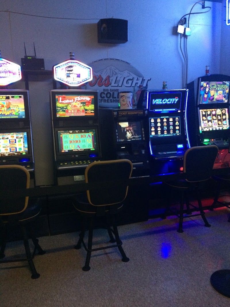 Greg’s Dew Drop Inn LLC - primary photo