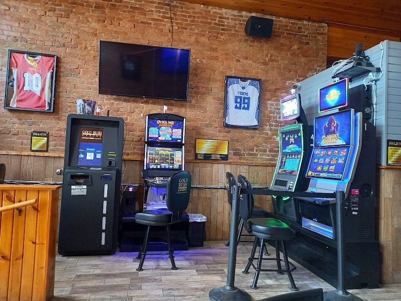 Riverfront Bar & Grill - photo 5