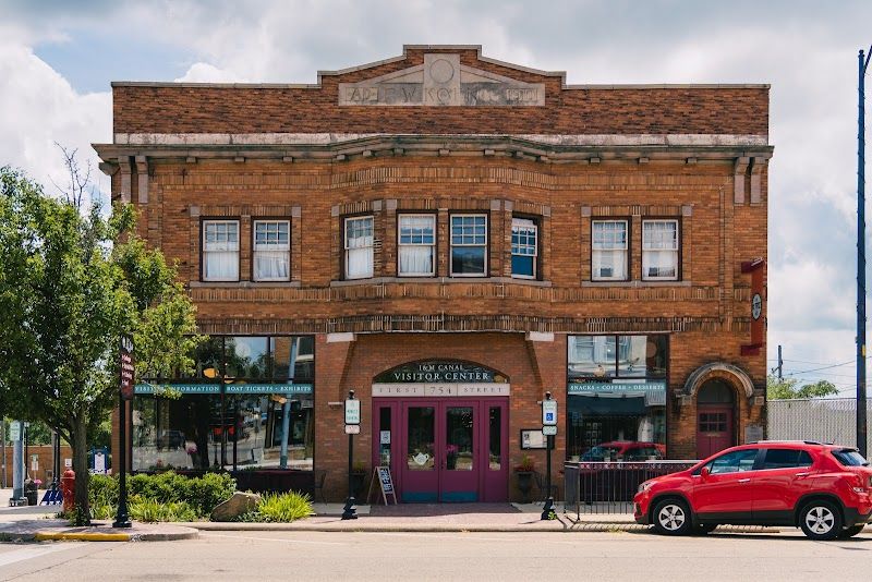 Lock 16 Cafe' and I&M Canal Visitor Center - photo 2