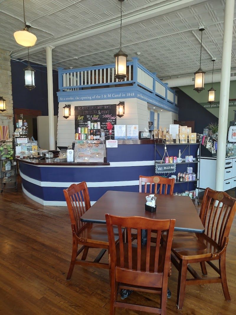 Lock 16 Cafe' and I&M Canal Visitor Center - photo 6