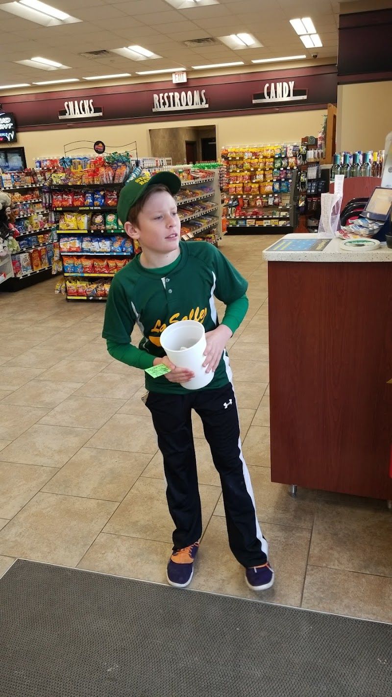 Casey's - photo 5
