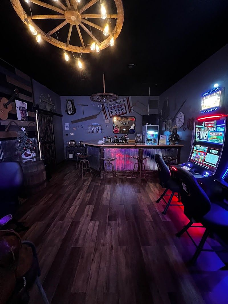 Lucky Spur Saloon And Gaming - primary photo