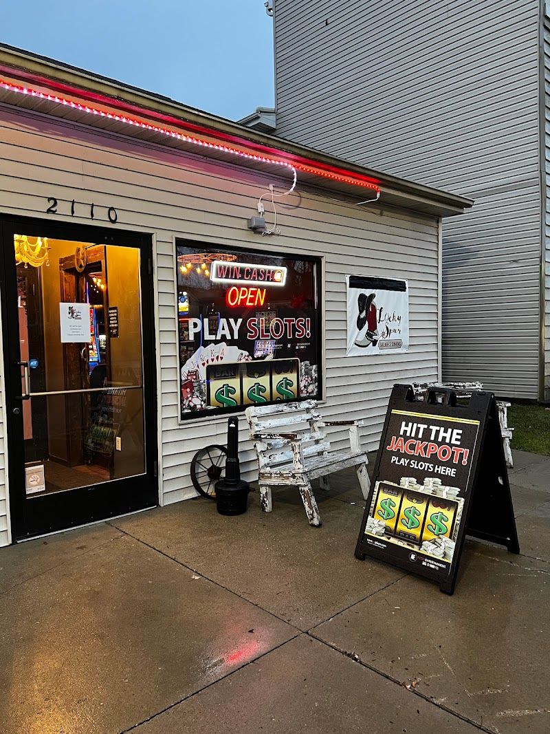 Lucky Spur Saloon And Gaming - photo 3