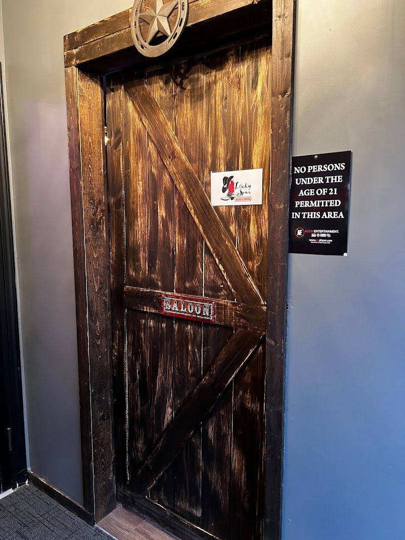 Lucky Spur Saloon And Gaming - photo 5