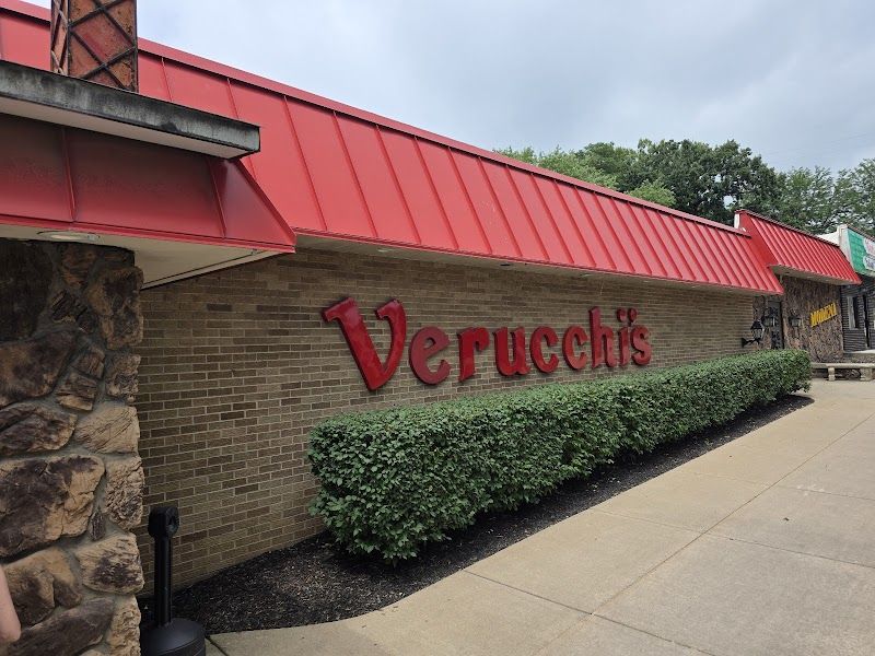 Verucchi's Ristorante - photo 6